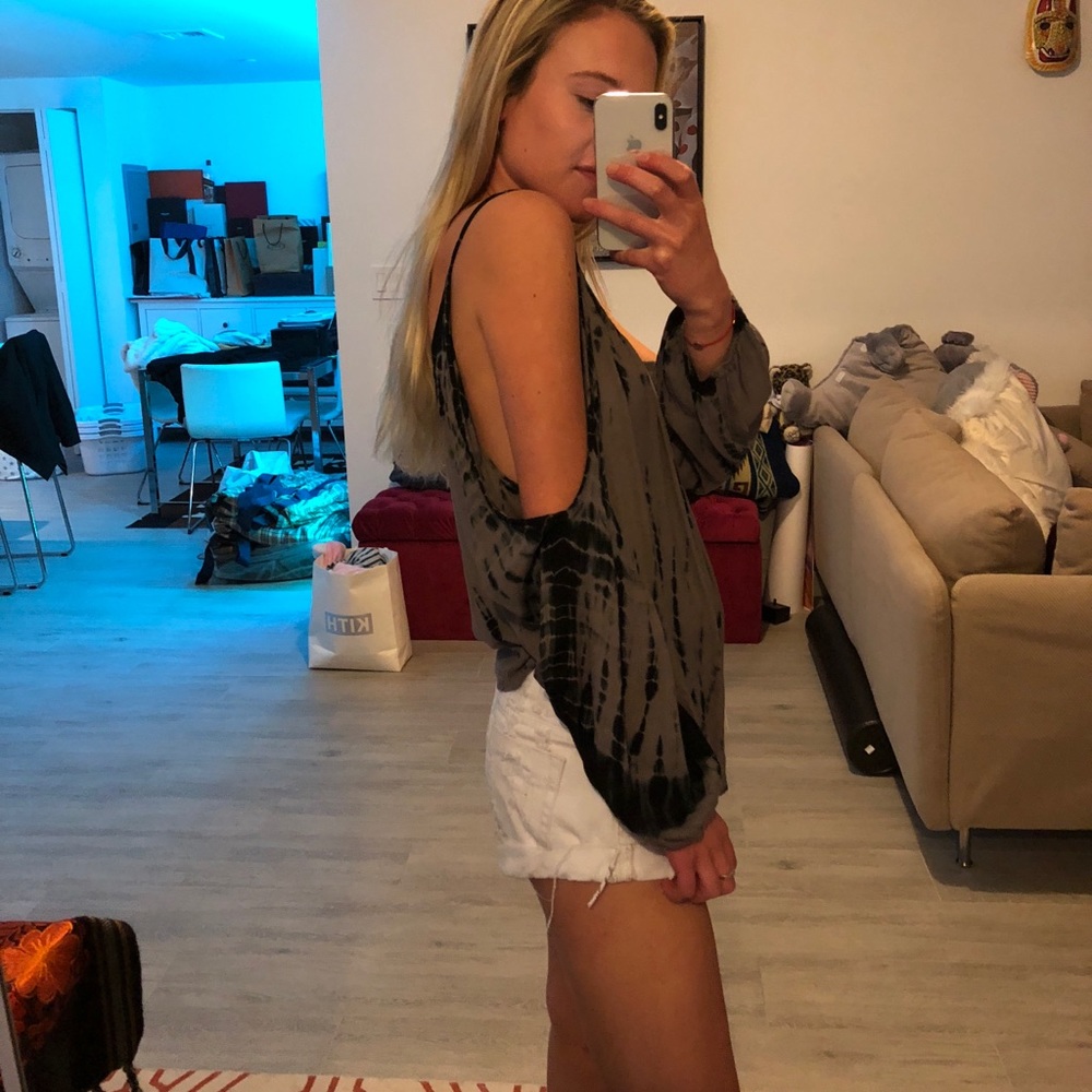 Off the shoulder too